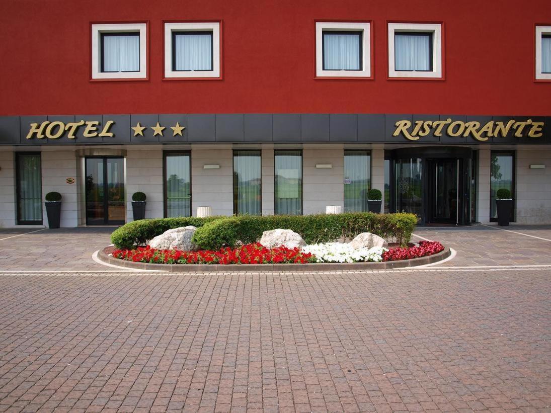 Hotel Ristorante Giada グルーモロ・デッレ・アッバデッセ エクステリア 写真