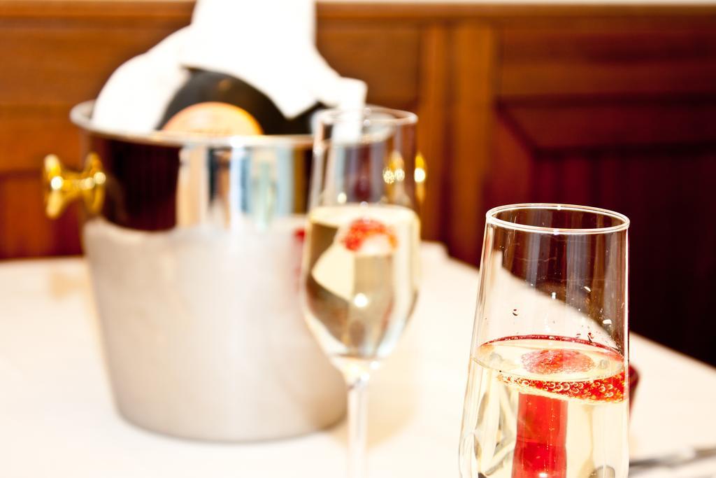 Hotel Ristorante Giada グルーモロ・デッレ・アッバデッセ エクステリア 写真