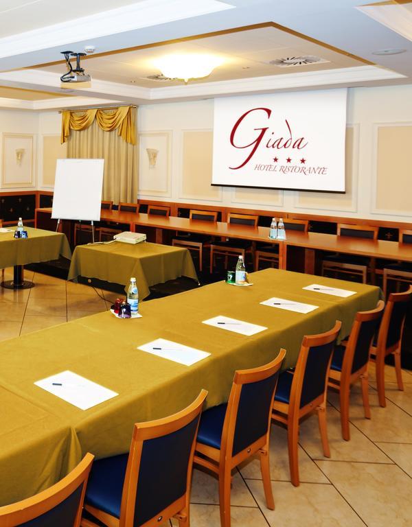 Hotel Ristorante Giada グルーモロ・デッレ・アッバデッセ エクステリア 写真