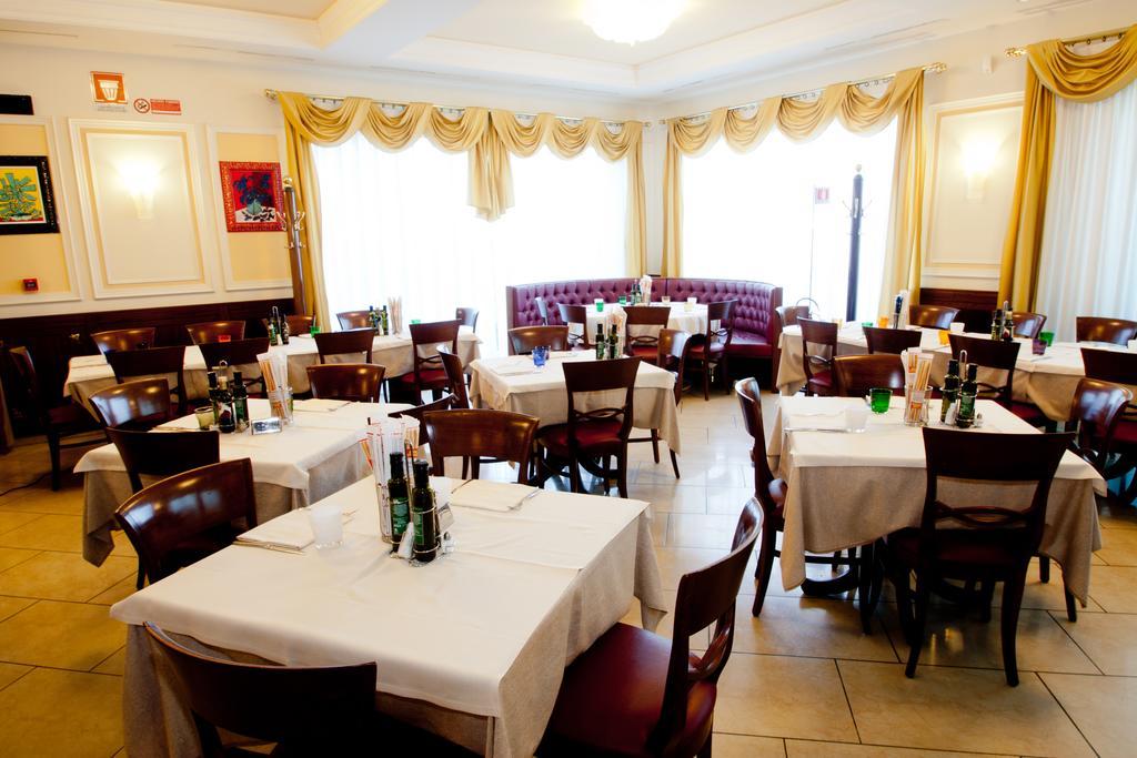 Hotel Ristorante Giada グルーモロ・デッレ・アッバデッセ エクステリア 写真
